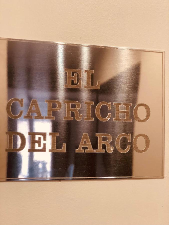 El Capricho Del Arco_Apartamentos Burgos Catedral Exteriér fotografie